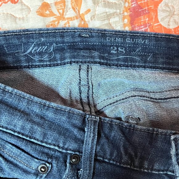 Levi's Demi Curve Skinny Jeans size 28 - Picture 6 of 8